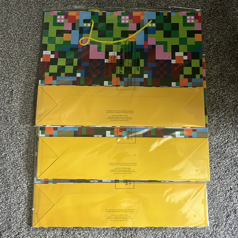 LEGO VIP Gift Bag Wrapping Paper Set 5006482 Set of 3 New - Picture 2 of 4